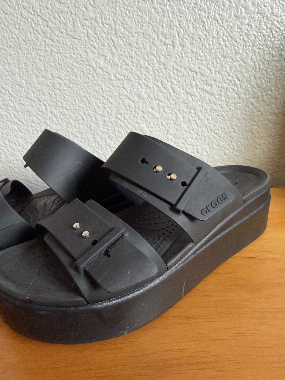 CROCS Women's Black Platform Double-Strap Slide Sandals - Picture 5 of 7